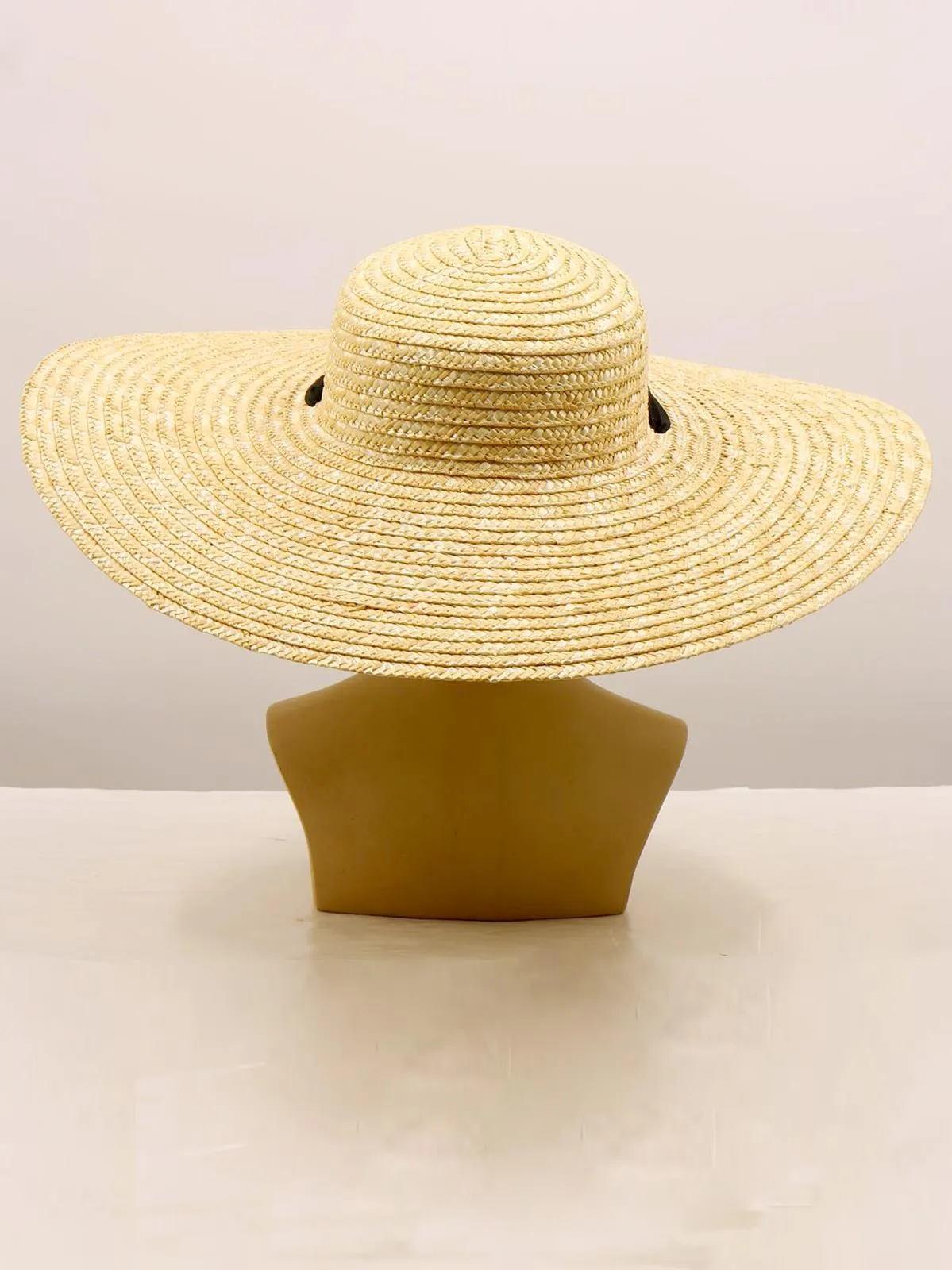 1940s Vintage Style Straw Hat With Ribbon Ties