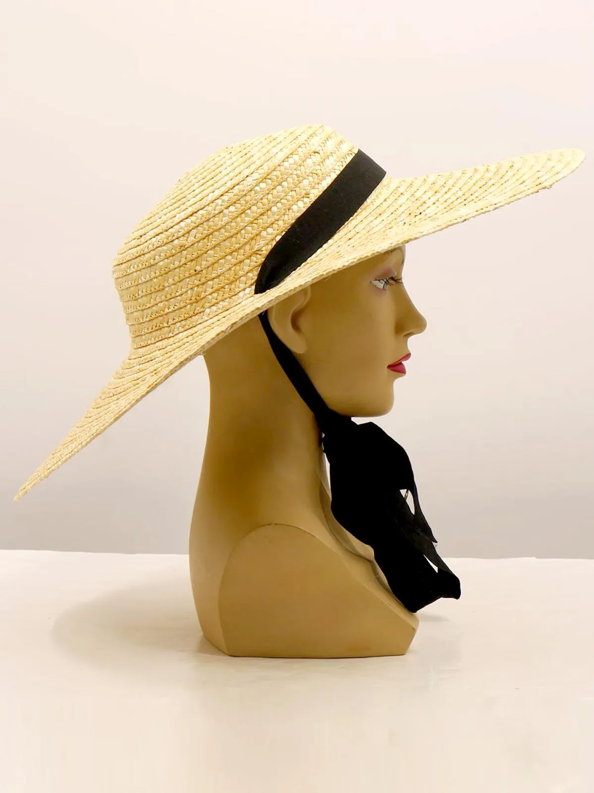 1940s Vintage Style Straw Hat With Ribbon Ties