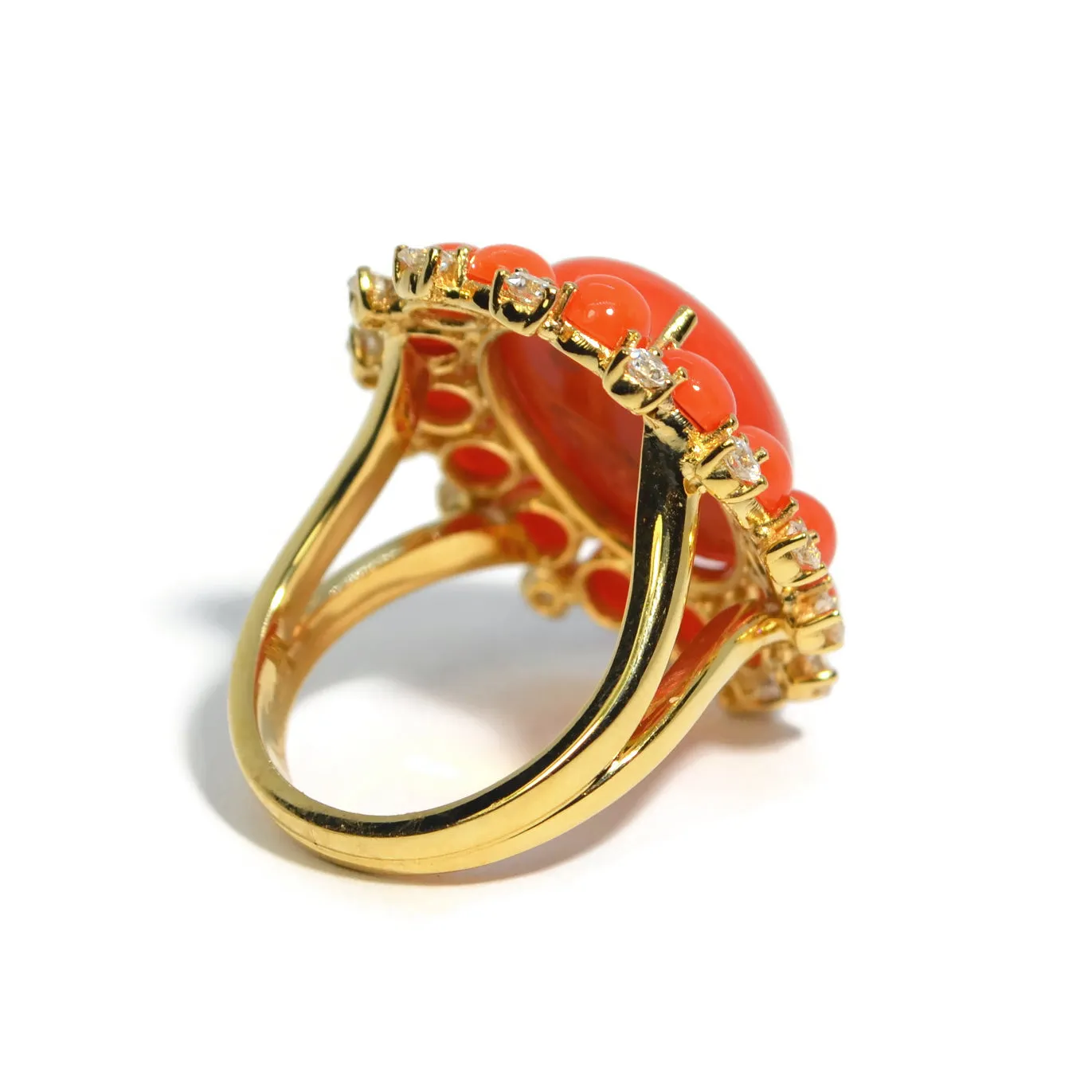 A & Furst - Sole - Cocktail Ring with Natural Mediterranean Red Coral and Diamonds, 18k Yellow Gold