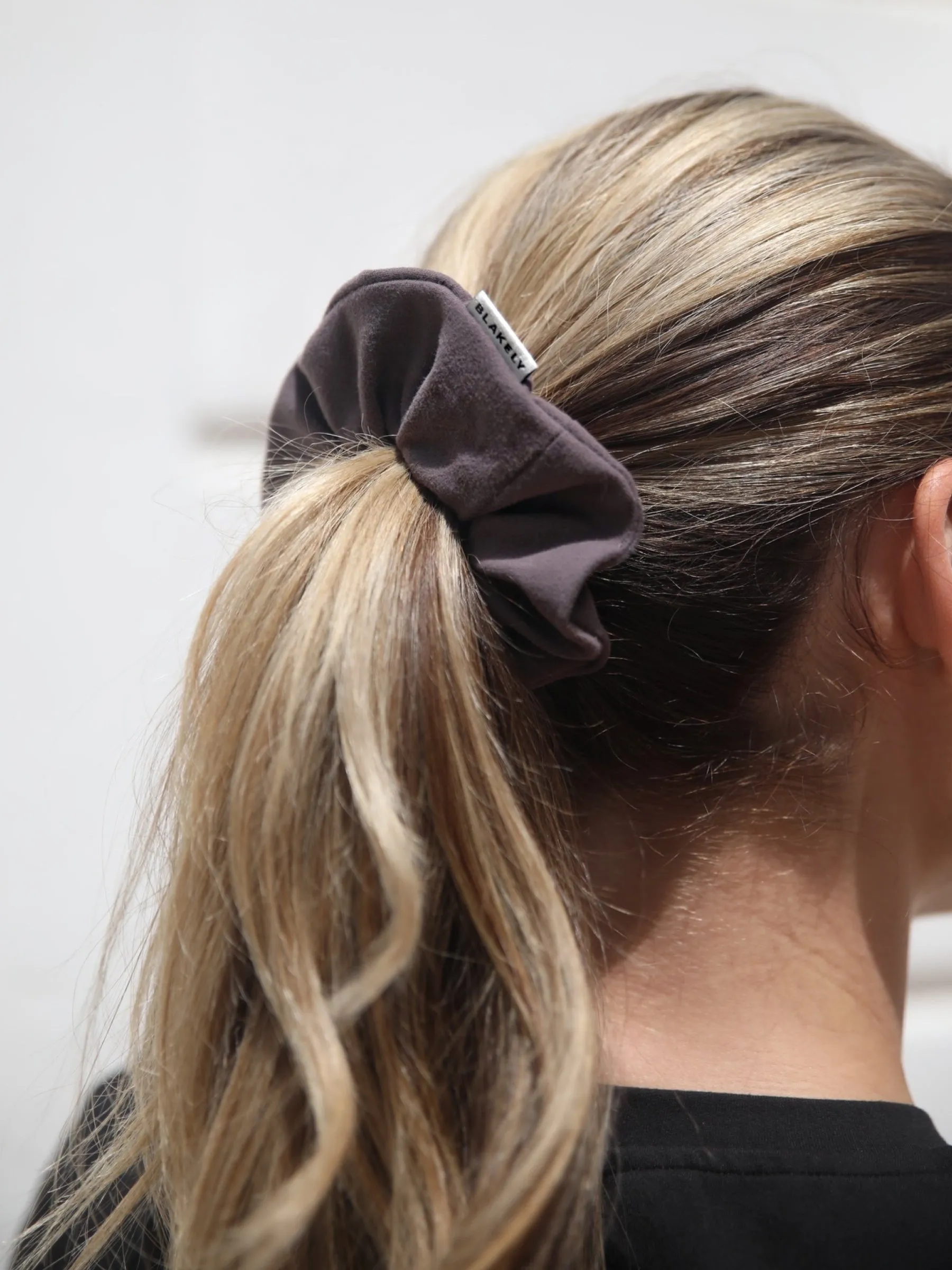 Blakely Scrunchie - Mocha