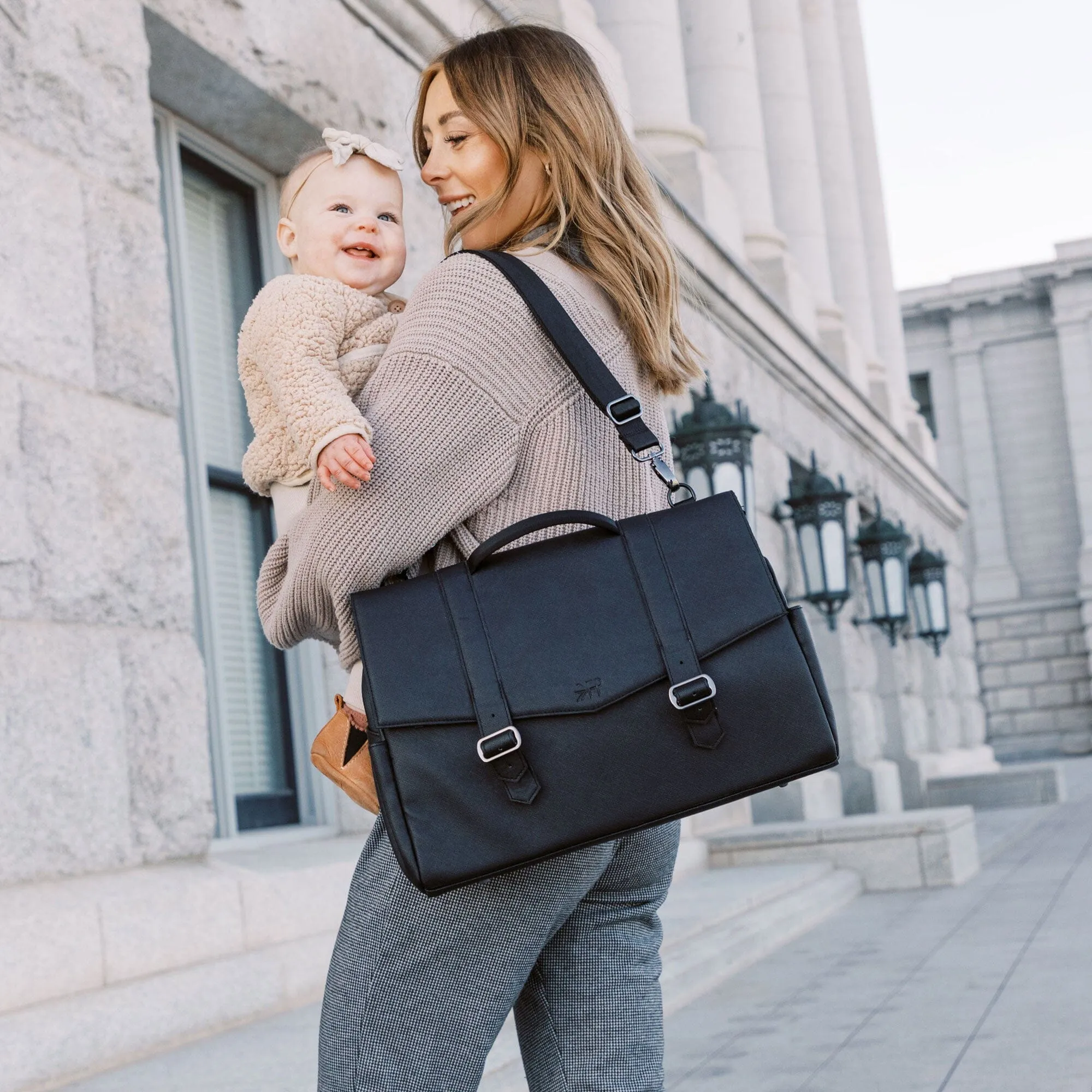 Obsidian Cambridge Messenger Bag