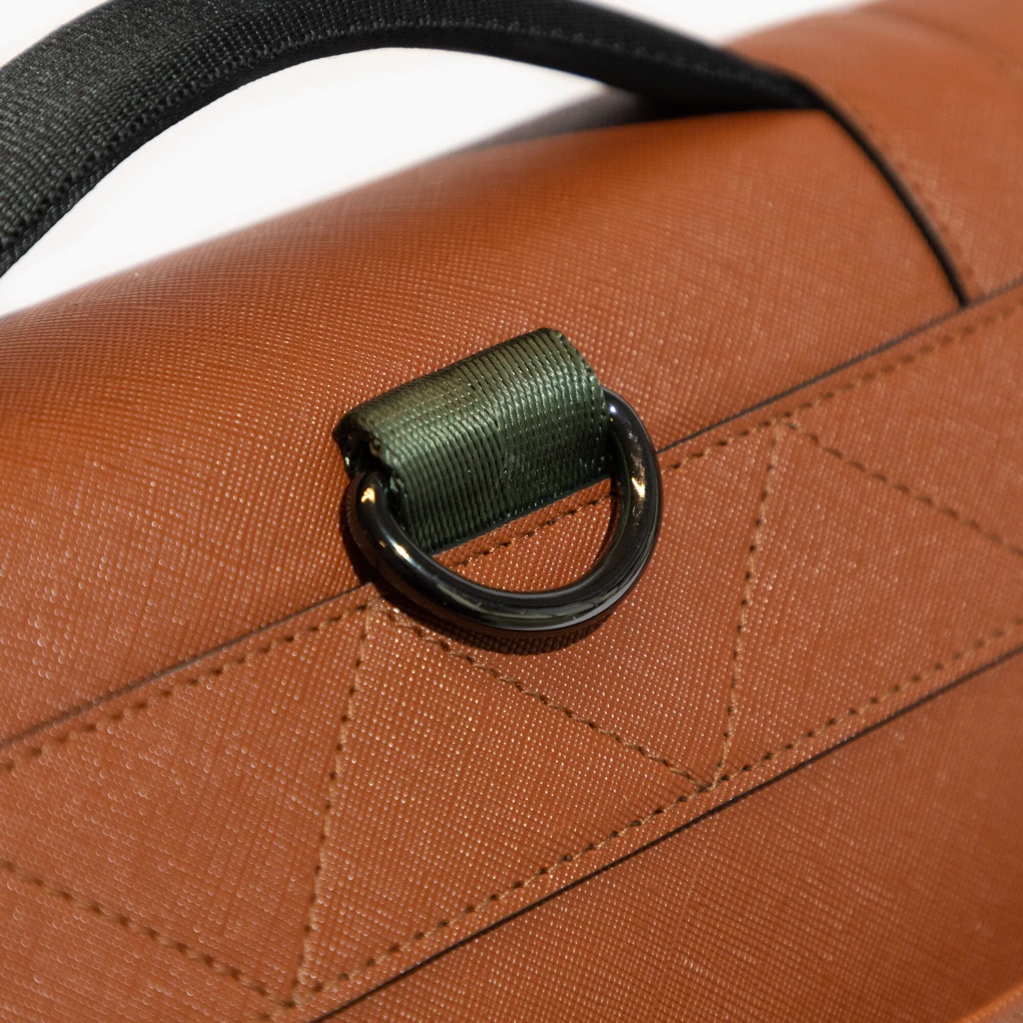 Walnut Cambridge Messenger Bag